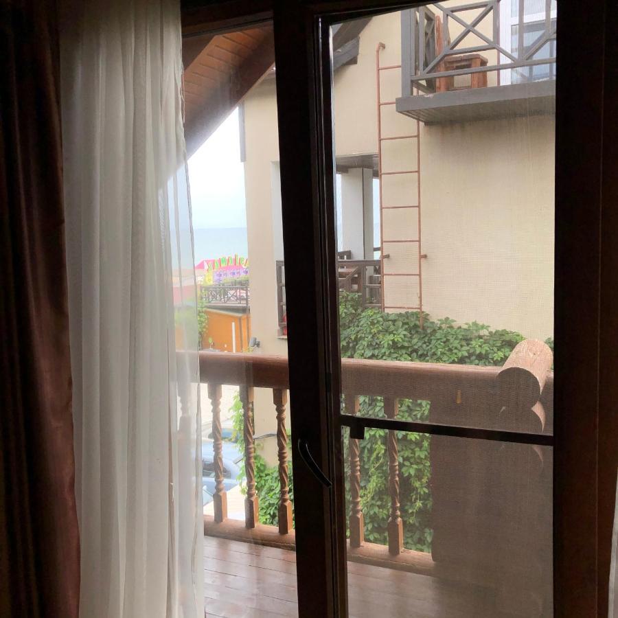 Веселий Кут Hotell Zaliznyi Port Exteriör bild