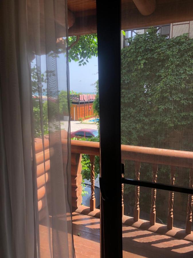 Веселий Кут Hotell Zaliznyi Port Exteriör bild