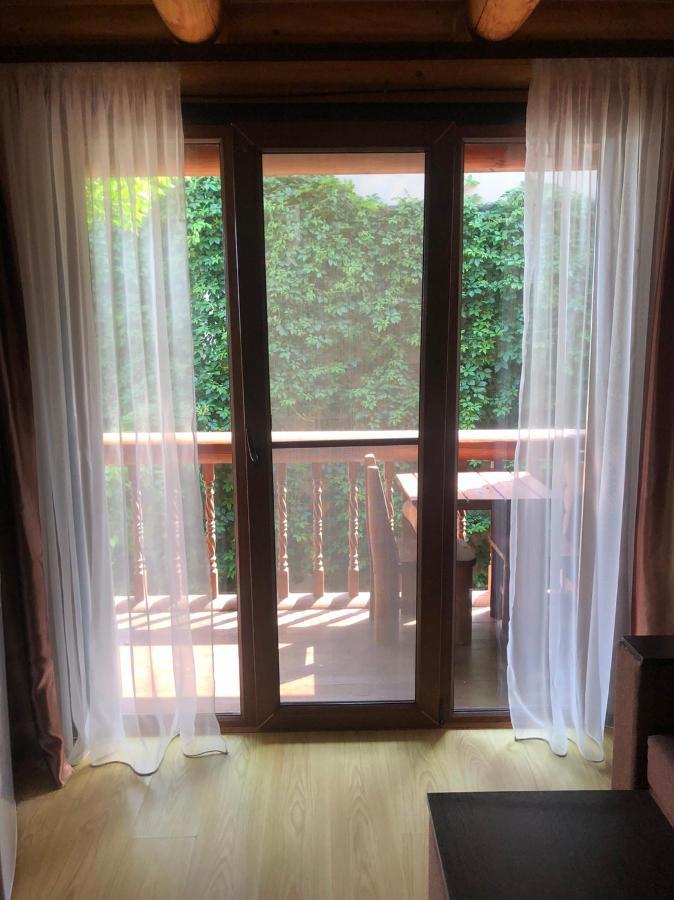 Веселий Кут Hotell Zaliznyi Port Exteriör bild