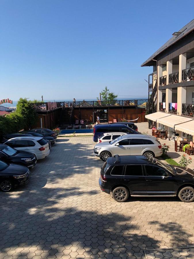 Веселий Кут Hotell Zaliznyi Port Exteriör bild