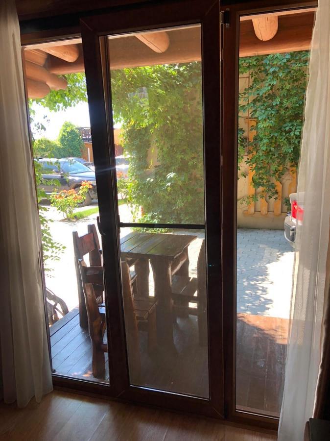 Веселий Кут Hotell Zaliznyi Port Exteriör bild
