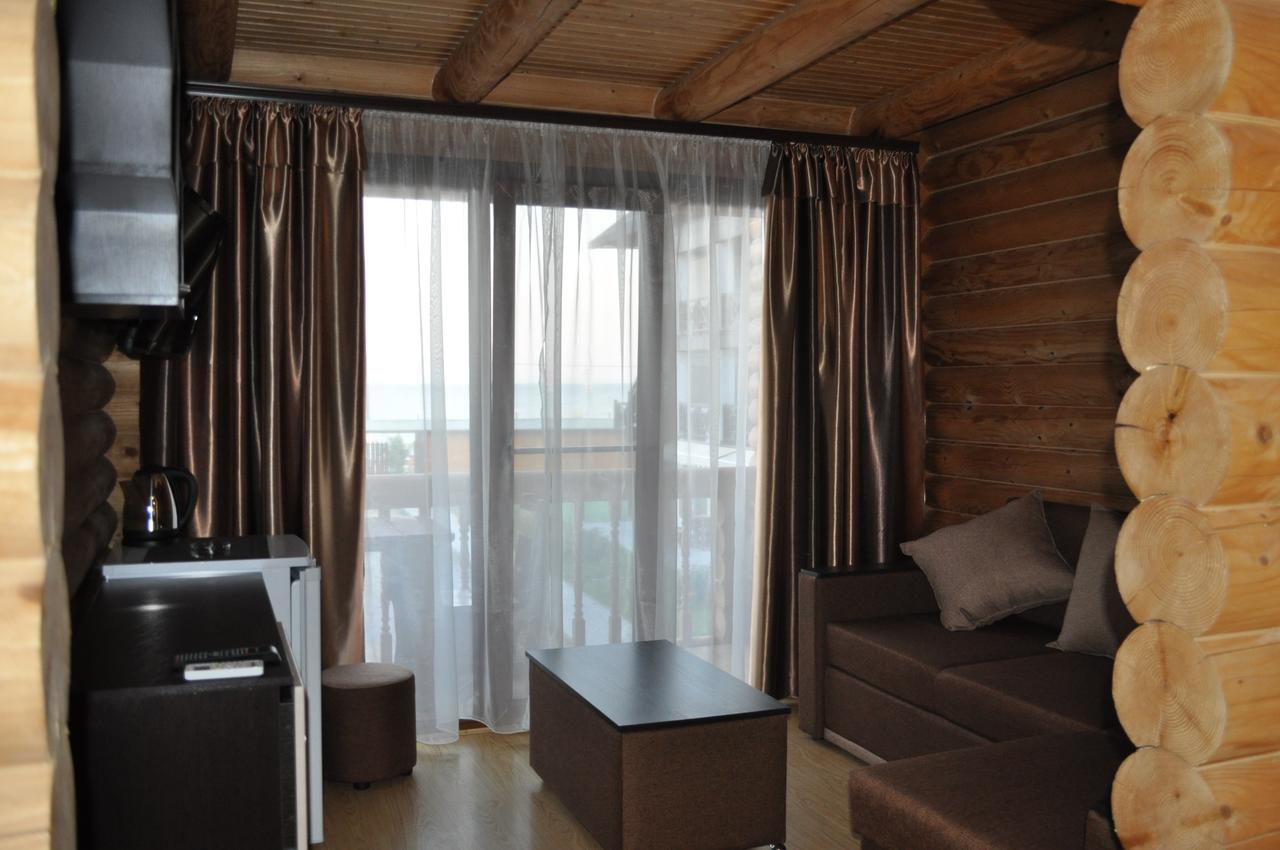 Веселий Кут Hotell Zaliznyi Port Exteriör bild