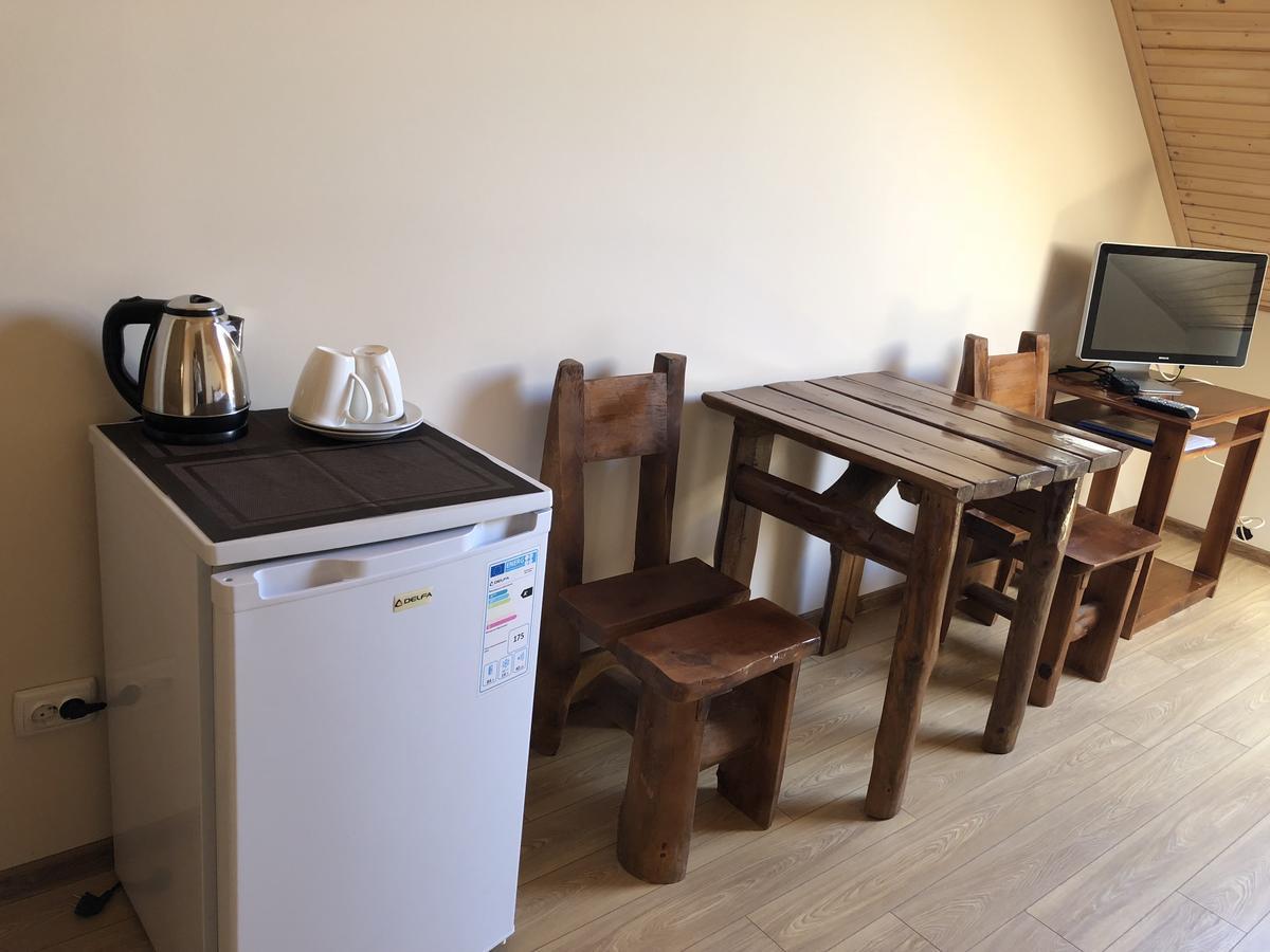 Веселий Кут Hotell Zaliznyi Port Exteriör bild