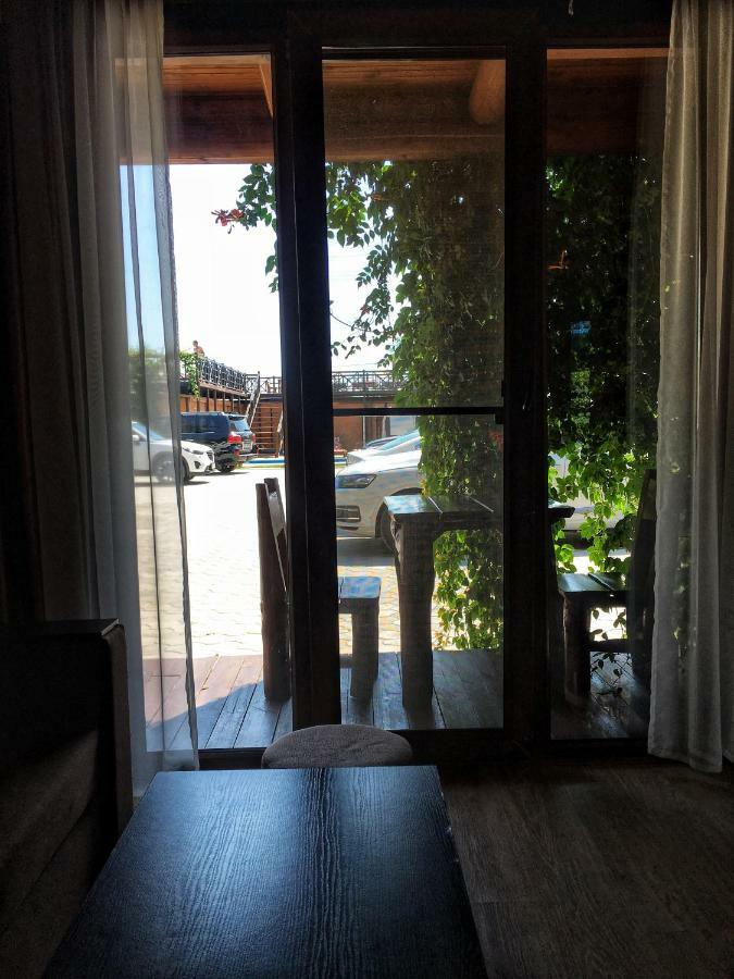 Веселий Кут Hotell Zaliznyi Port Exteriör bild